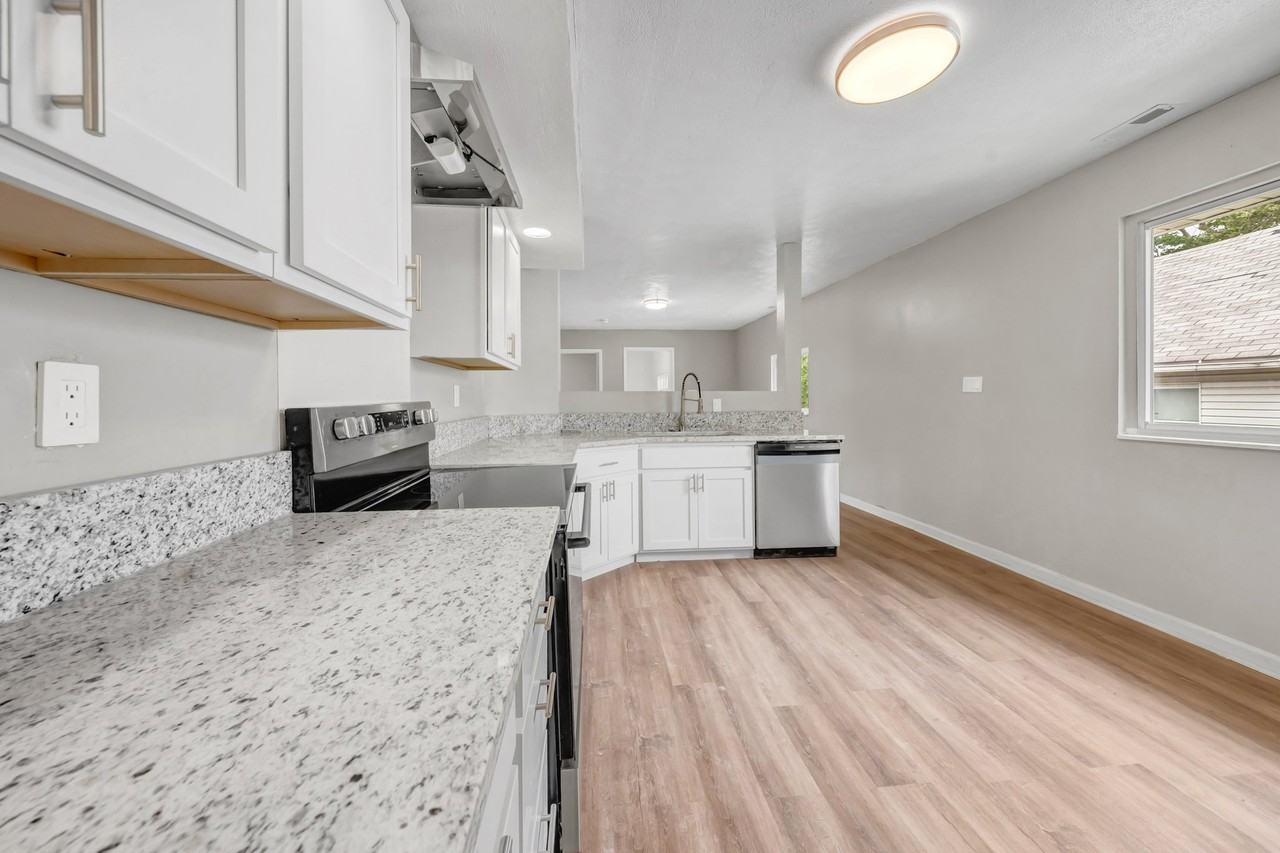 3449 Wade Ave #U - Photo 6 of 15
