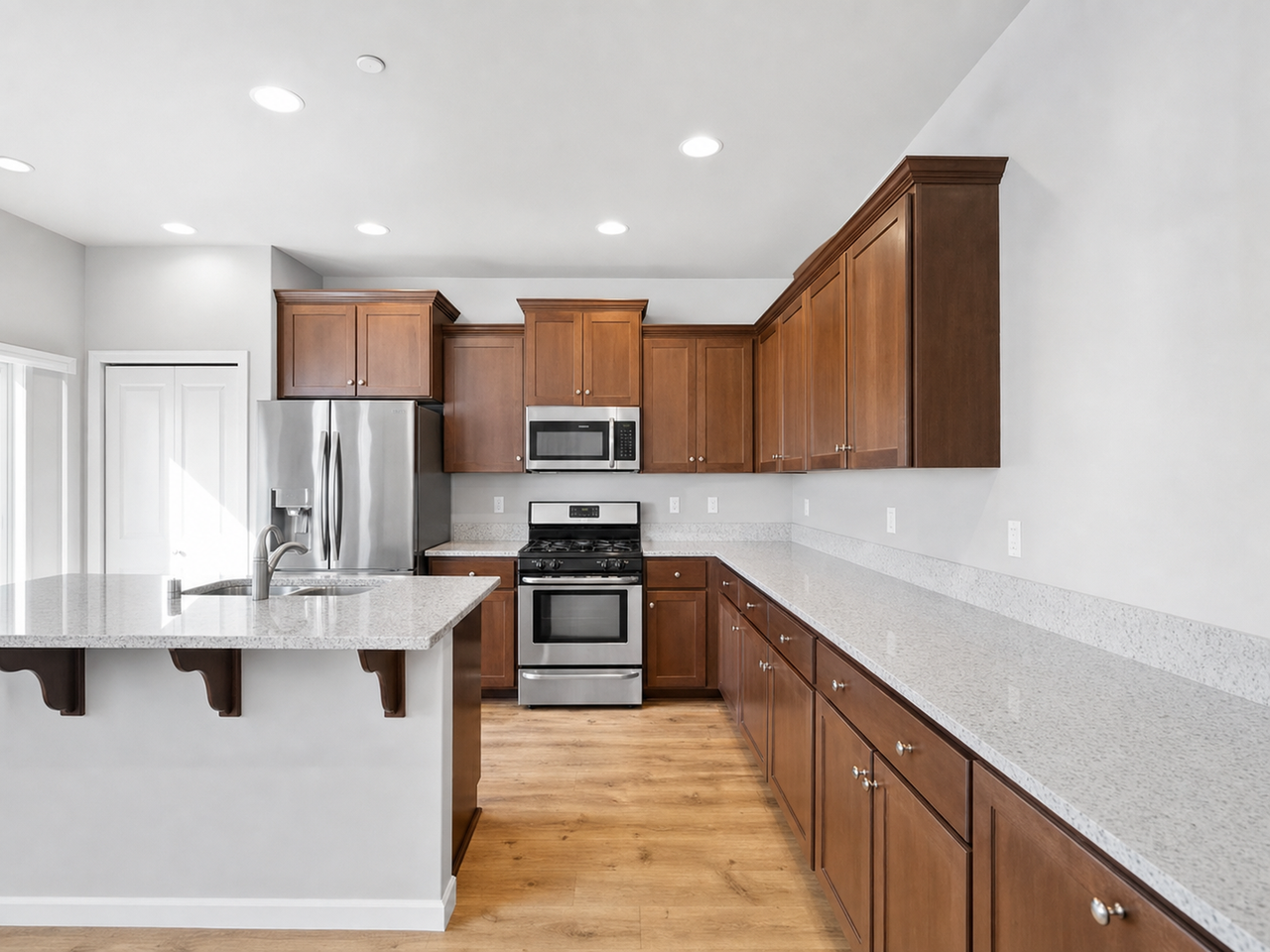 7317 N 93rd Ave - Photo 4 of 16