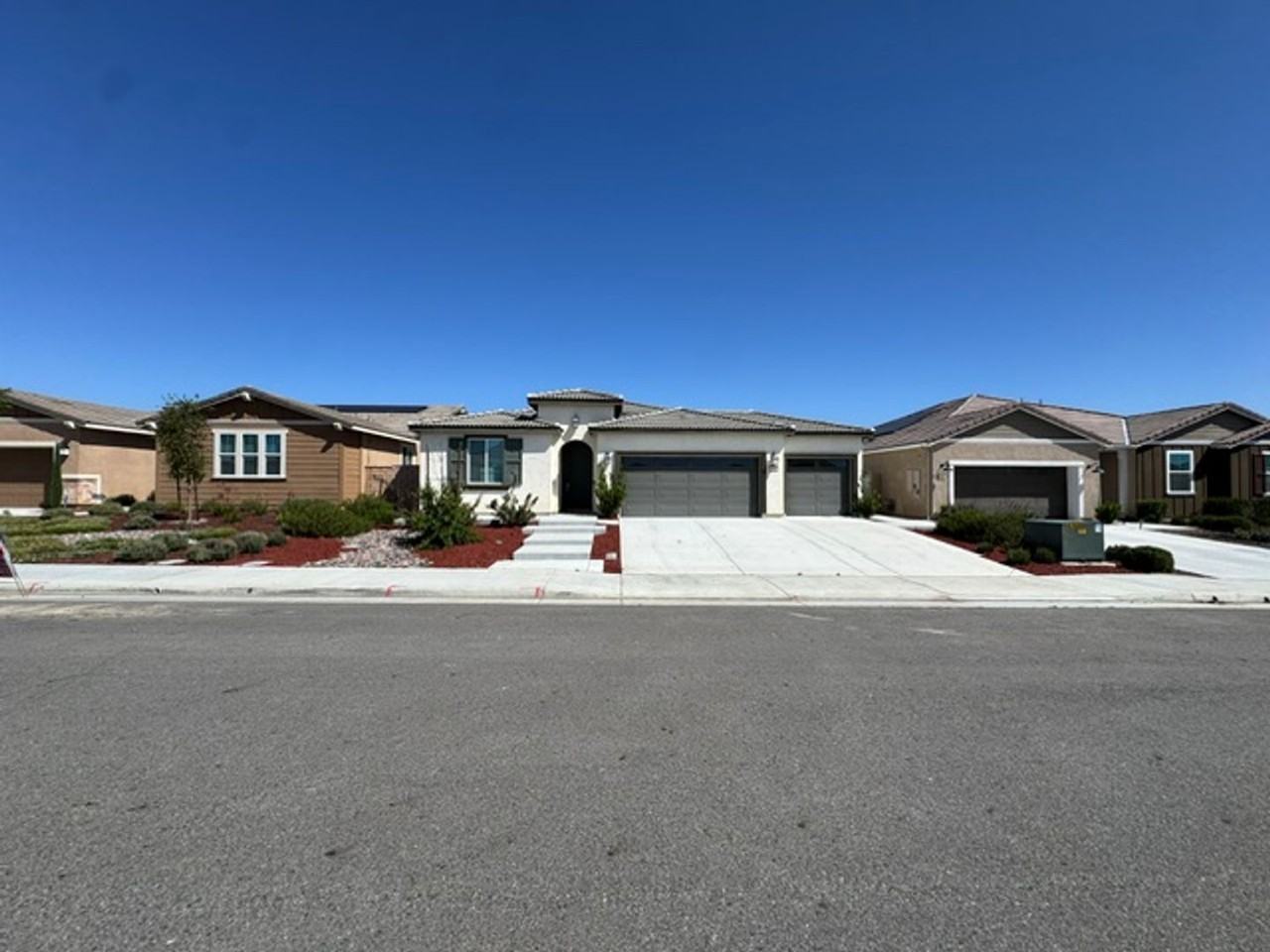 26562 Penny Hedge - Photo 3 of 3