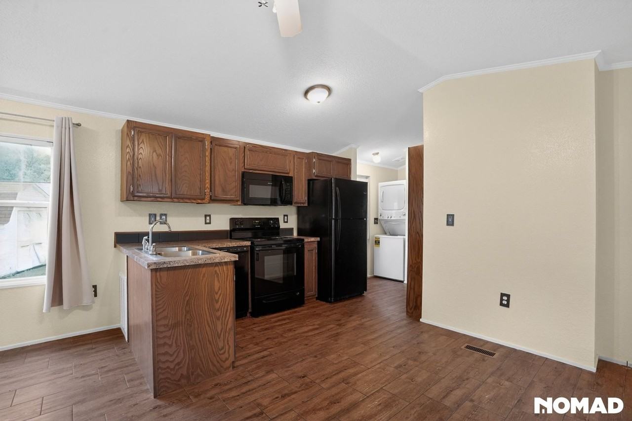 4206 Pine Ln - Photo 4 of 19