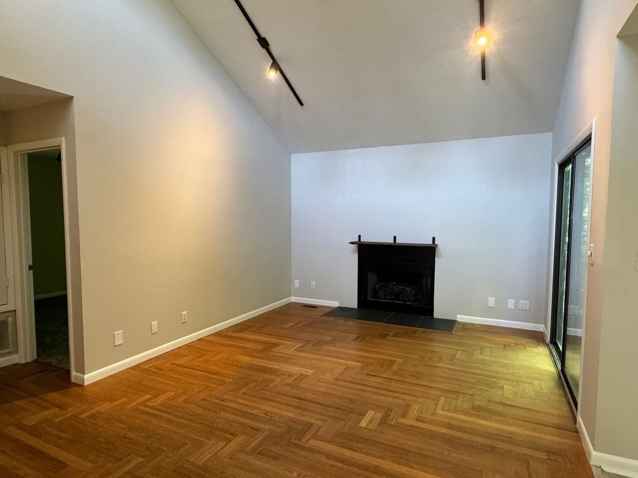 435 Chester Woods Ct - Photo 3 of 19