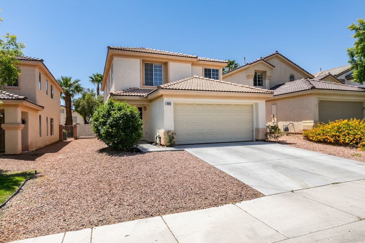 5025 Glittering Star Ct - Photo 2 of 50