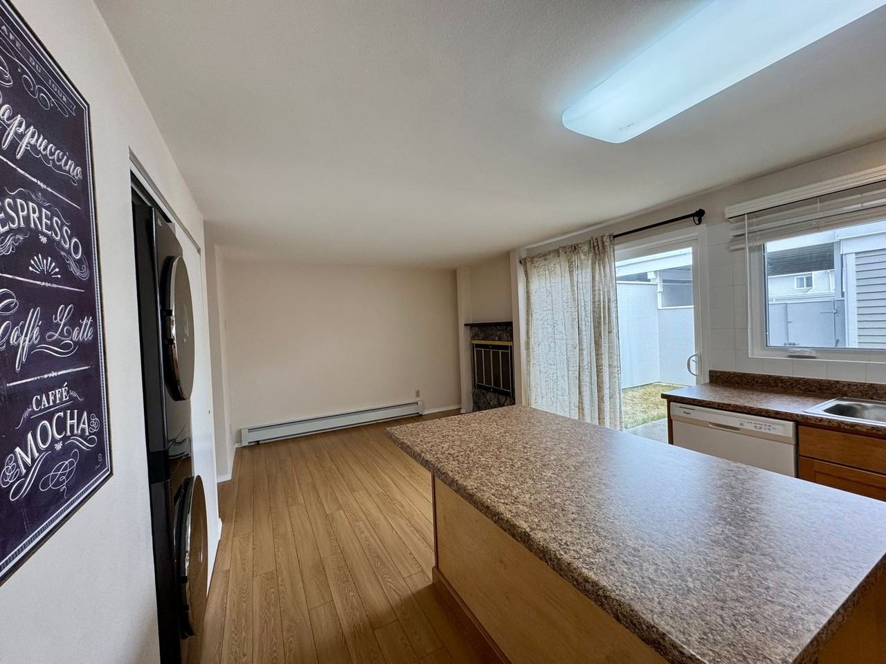 3345 Mount Vernon Ct - Photo 5 of 13