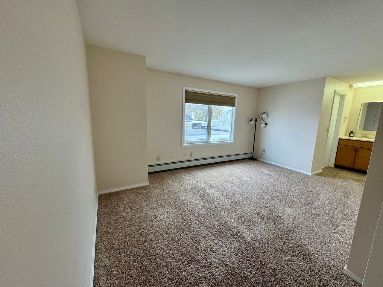 3345 Mount Vernon Ct - Photo 6 of 13
