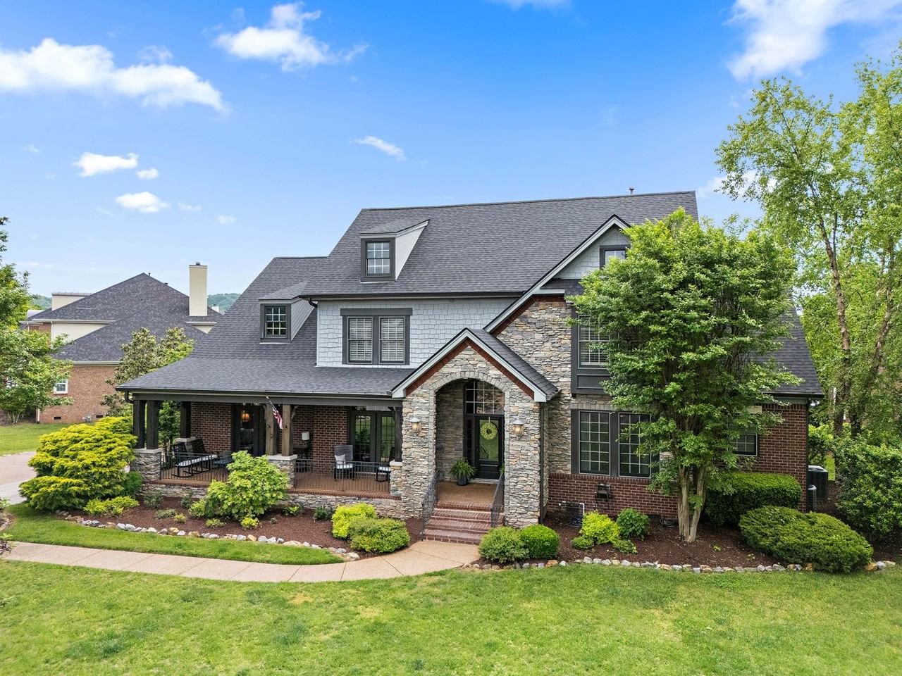 298 Gillette Dr - Photo 3 of 50