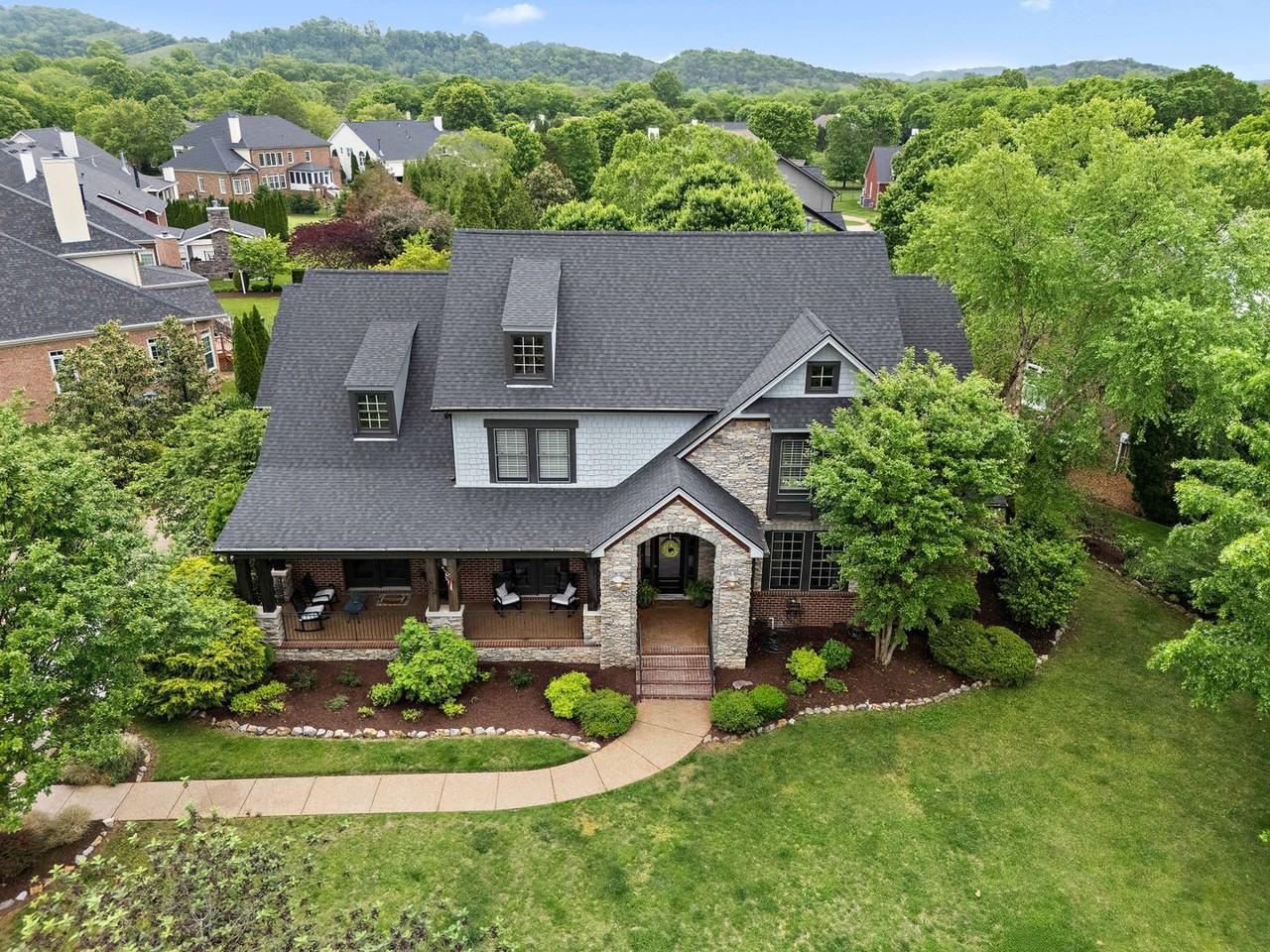 298 Gillette Dr - Photo 6 of 50