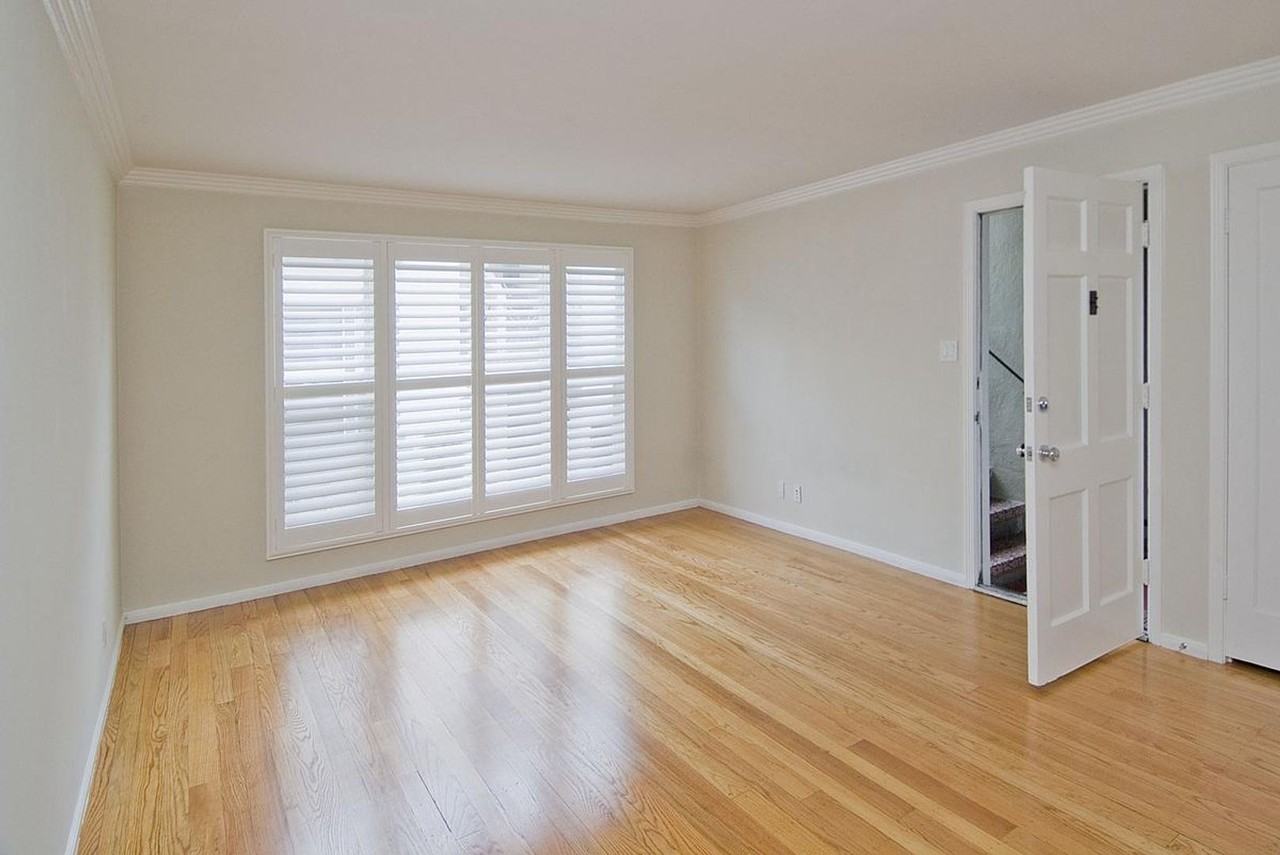 16 W Bellevue Ave - Photo 3 of 13