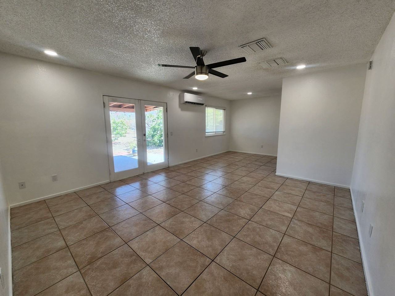 73477 Desert Trail Dr - Photo 3 of 18
