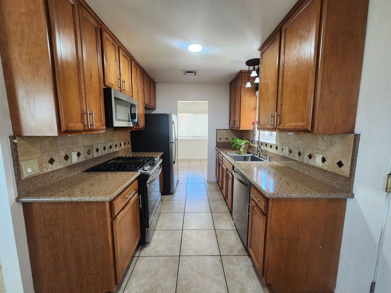 73477 Desert Trail Dr - Photo 4 of 18