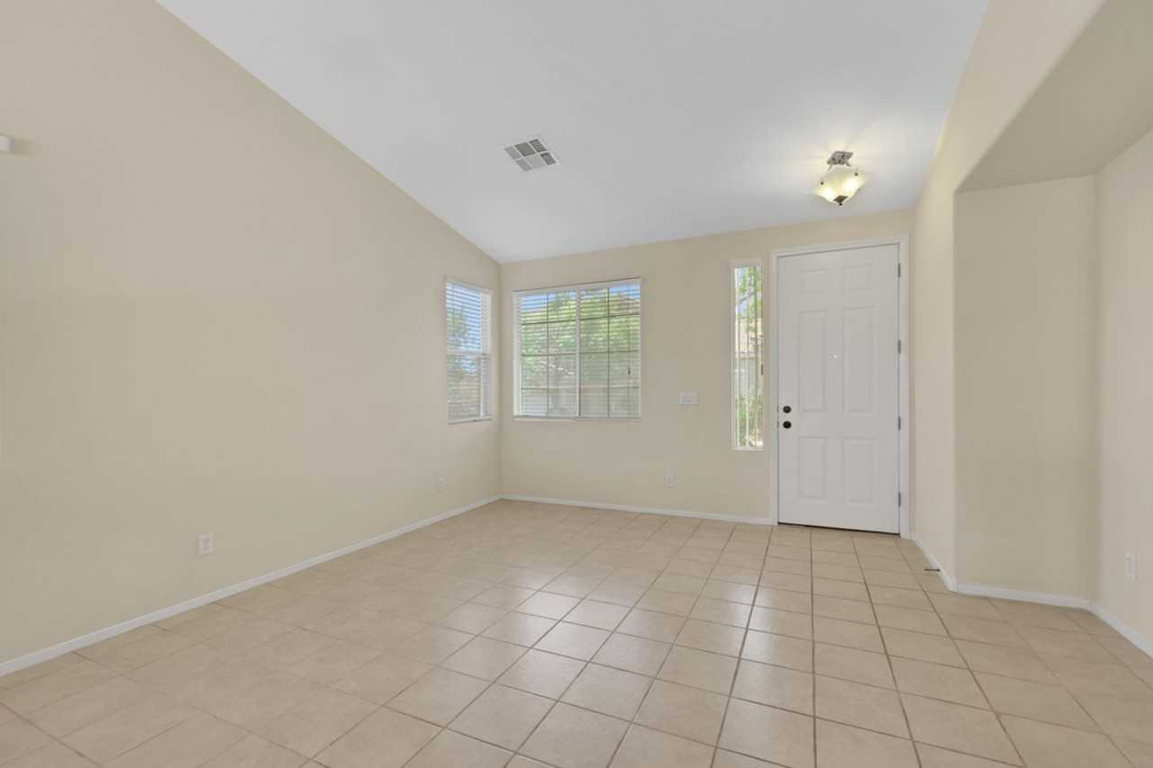 10356 Rocky Waters Ave - Photo 3 of 19