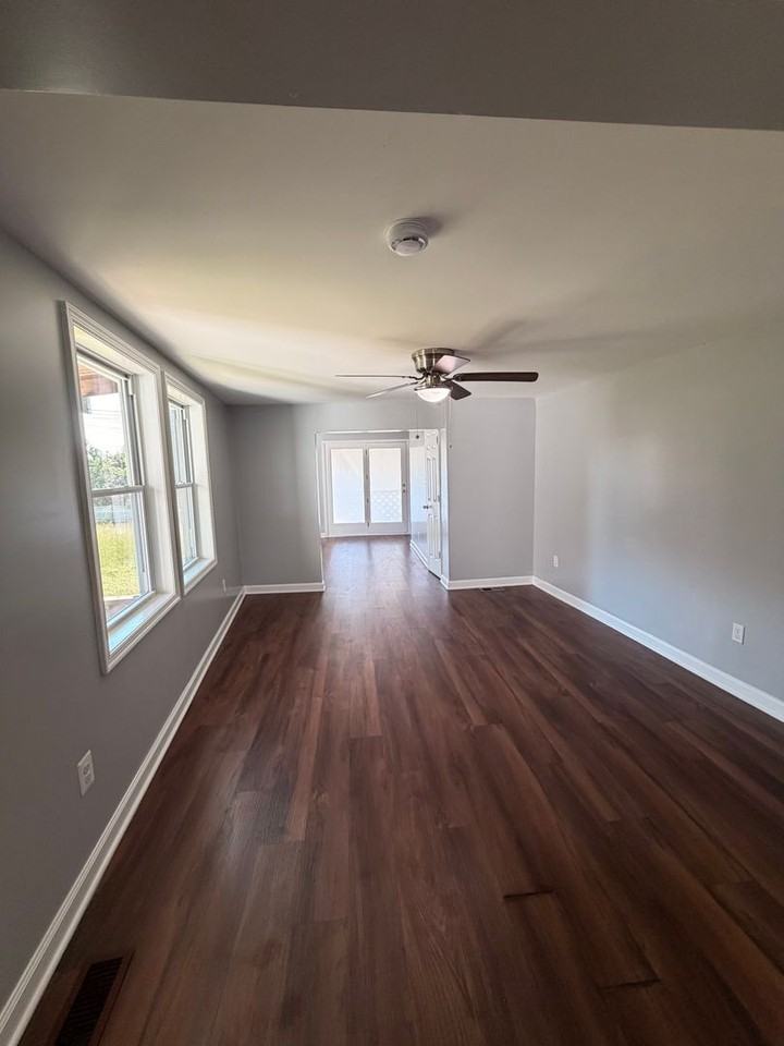 1803 Homberg Ave - Photo 5 of 17