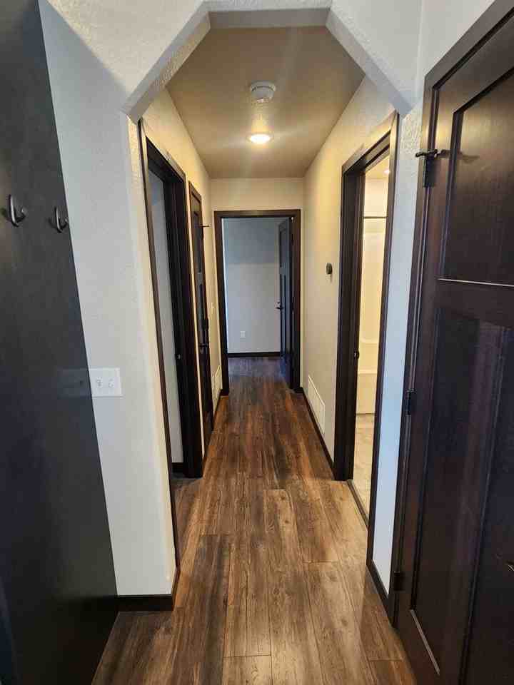 557 Mace Dr - Photo 5 of 29