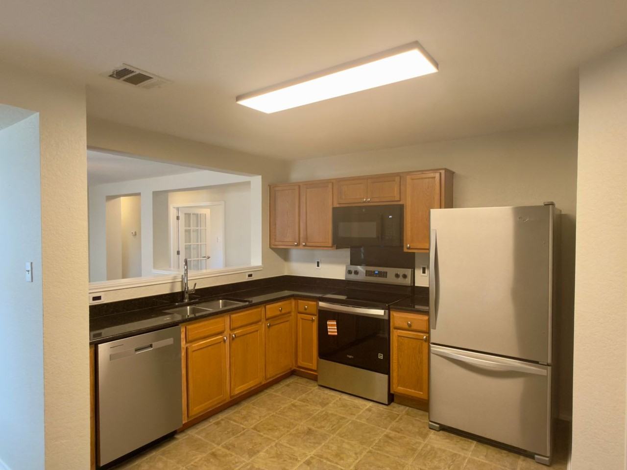 255 Myrtle St - Photo 3 of 29