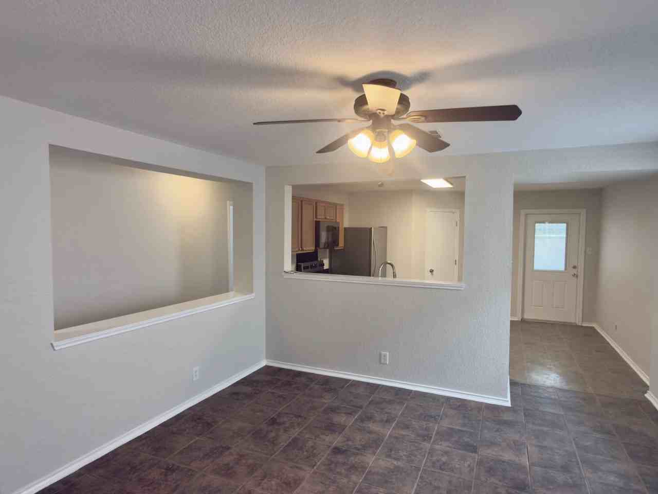 255 Myrtle St - Photo 7 of 29