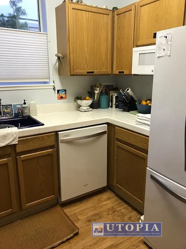 168 Everson Dr - Photo 6 of 10