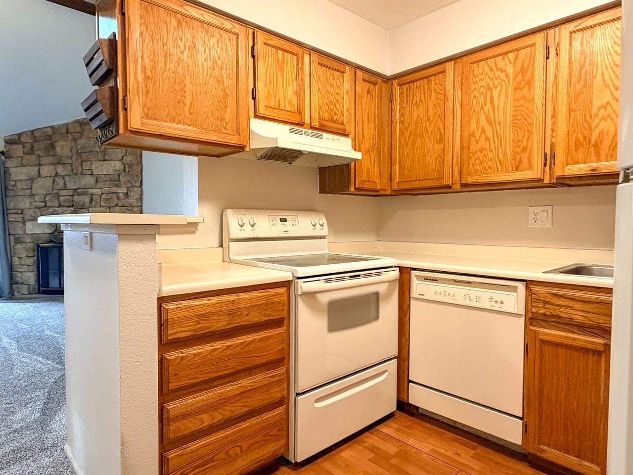 12007 E Harvard Ave - Photo 4 of 20