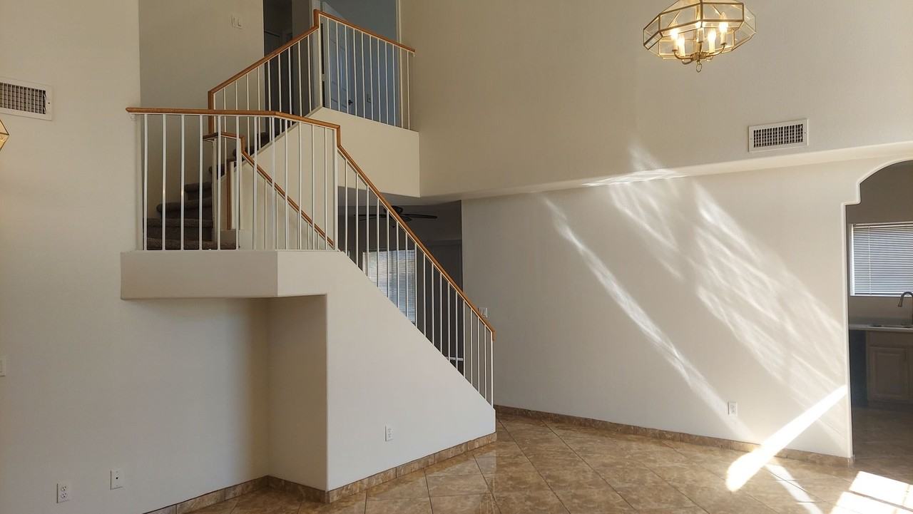 6102 W Fallen Leaf Ln - Photo 5 of 17