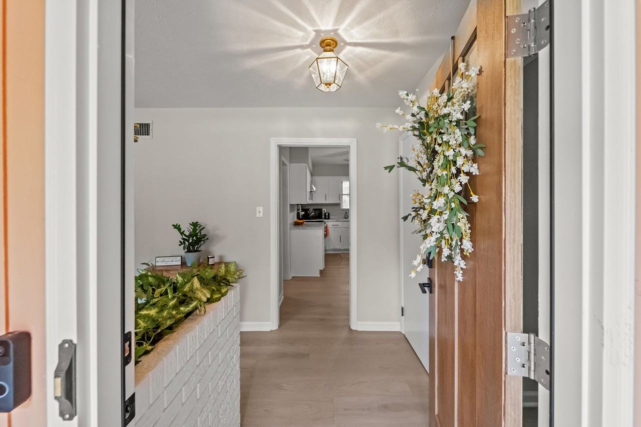 6 Monica Blvd - Photo 4 of 41