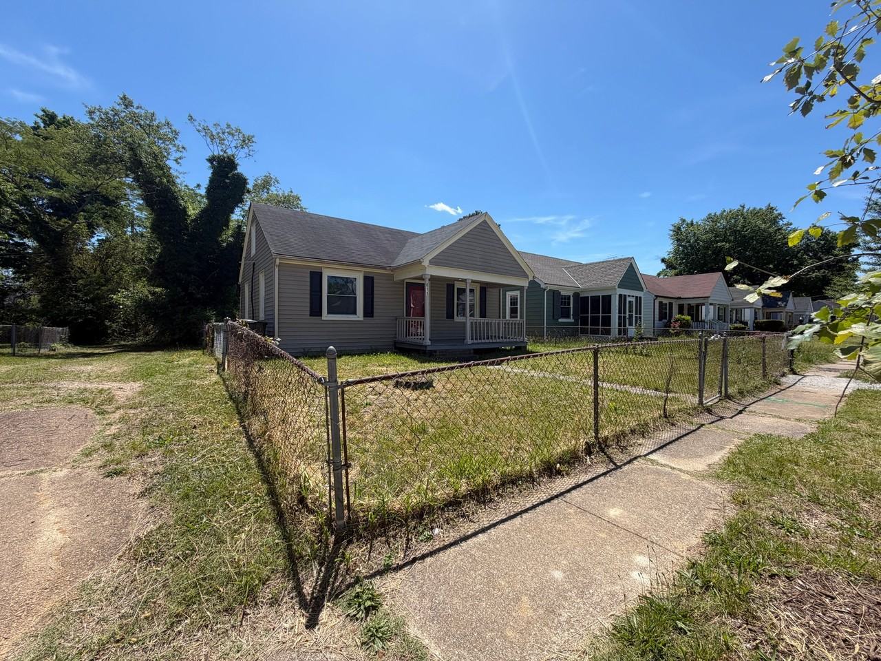 611 Milton St - Photo 2 of 10