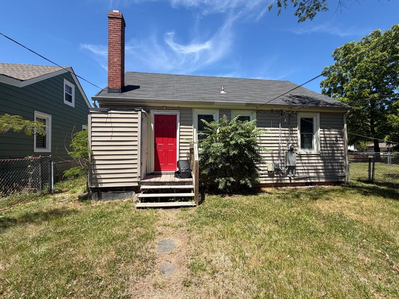 611 Milton St - Photo 4 of 10