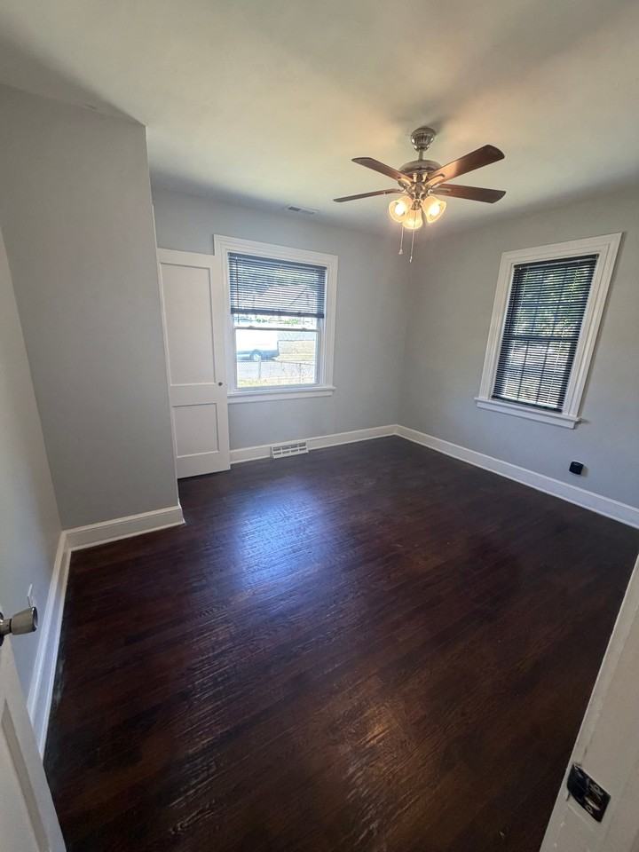 611 Milton St - Photo 6 of 10