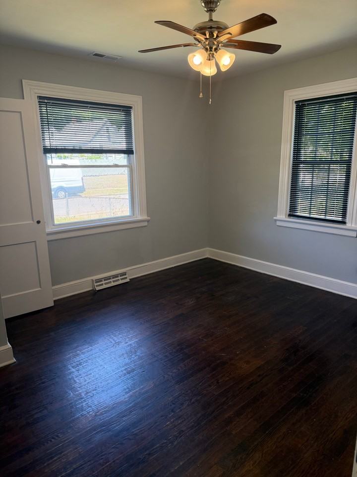611 Milton St - Photo 7 of 10