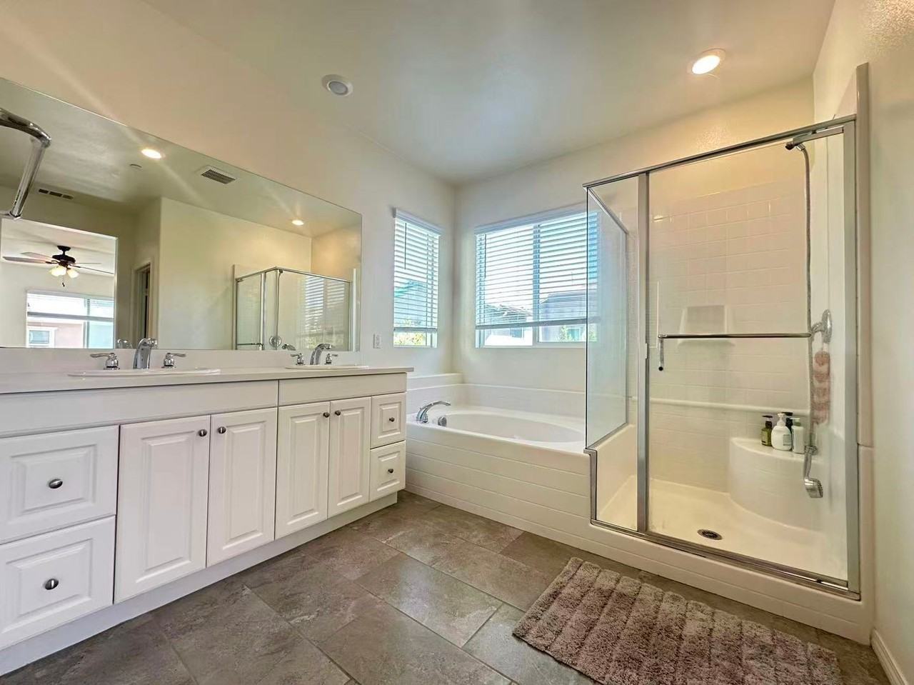 16043 Huckleberry Ave - Photo 7 of 20