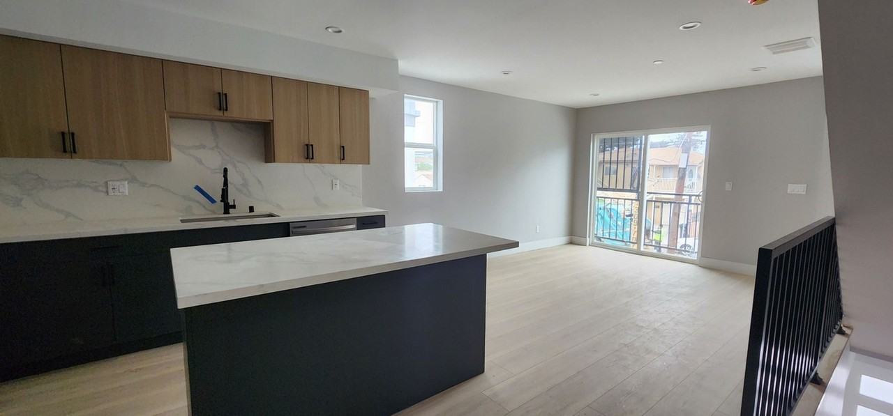 5729 Klump Ave - Photo 2 of 9