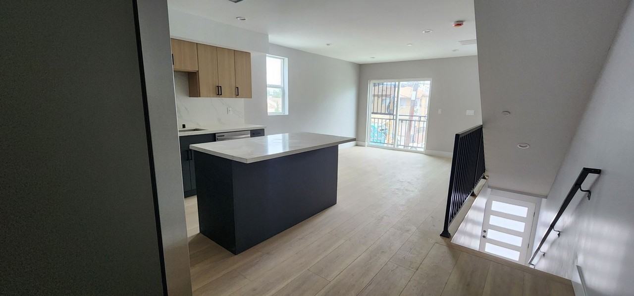 5729 Klump Ave - Photo 6 of 9