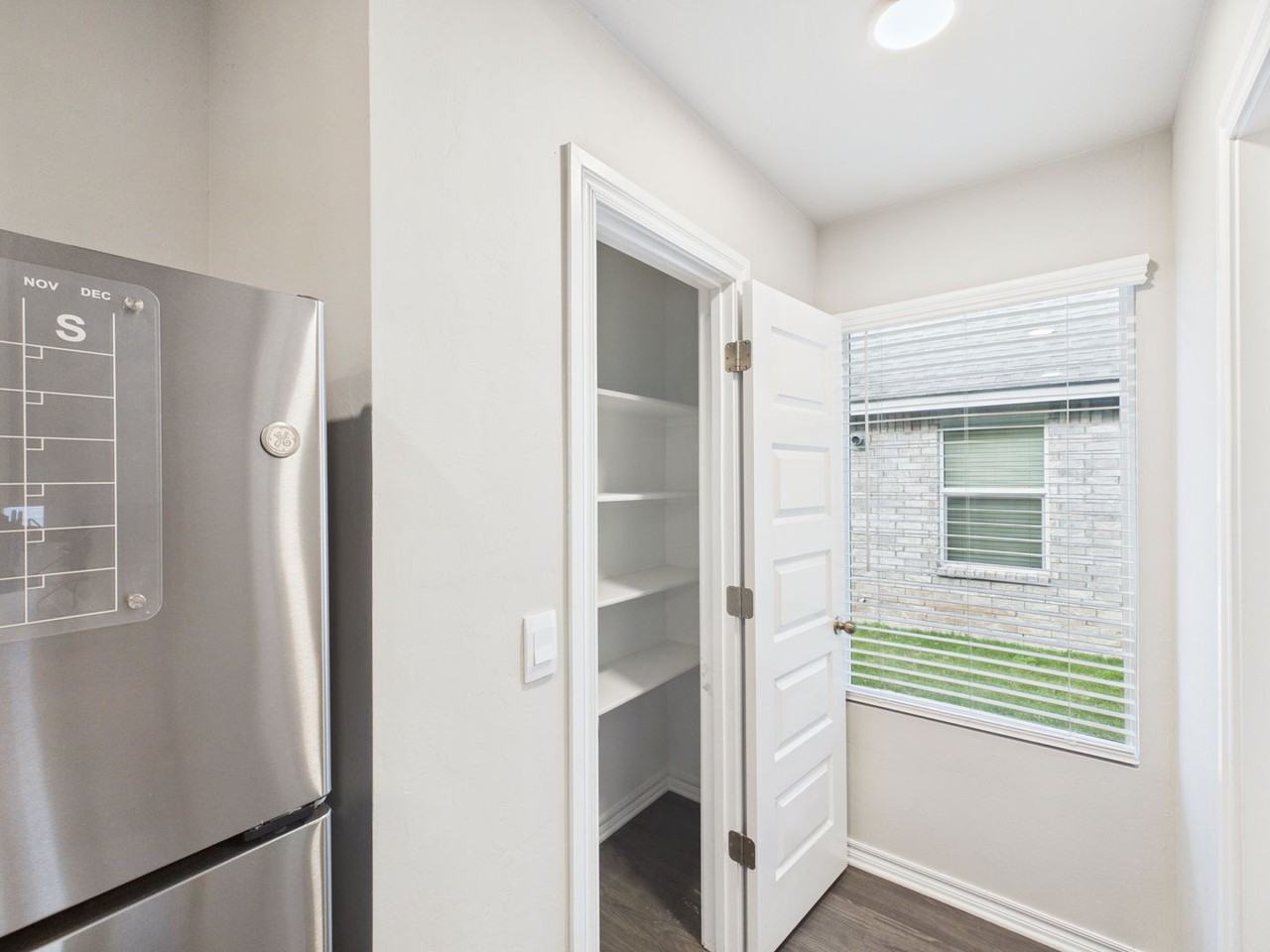 7604 Sw Grant Ave - Photo 6 of 35