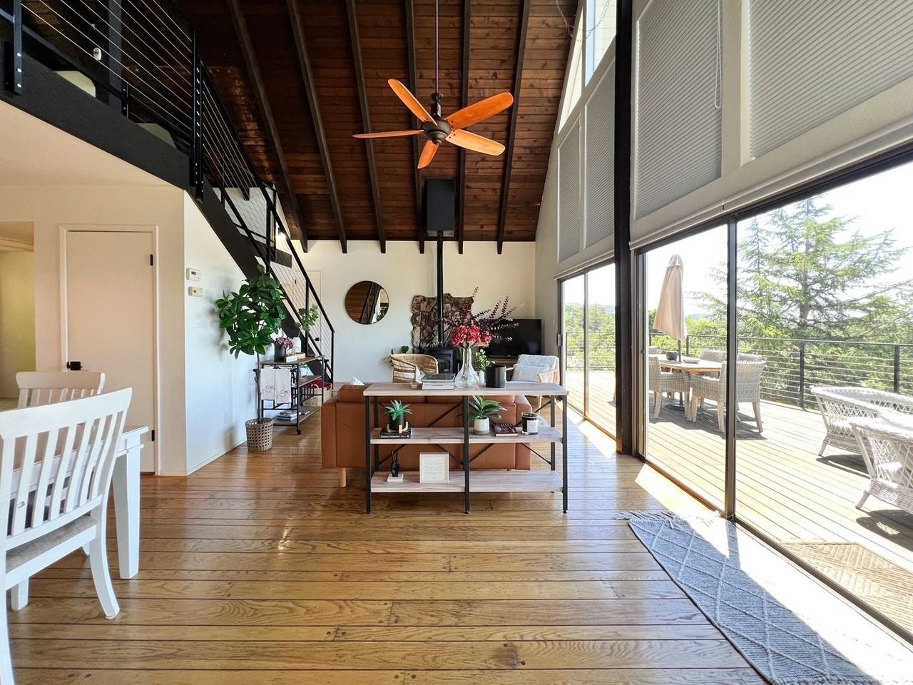 542 E Spring St - Photo 6 of 38