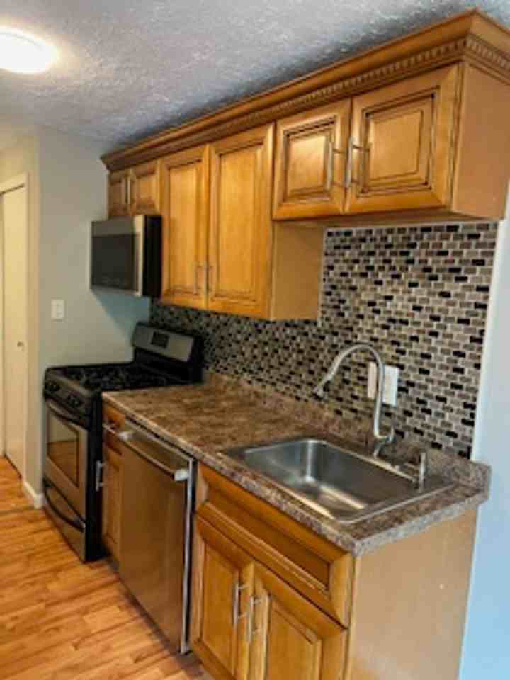 6000 Nob Hill Dr - Photo 3 of 25