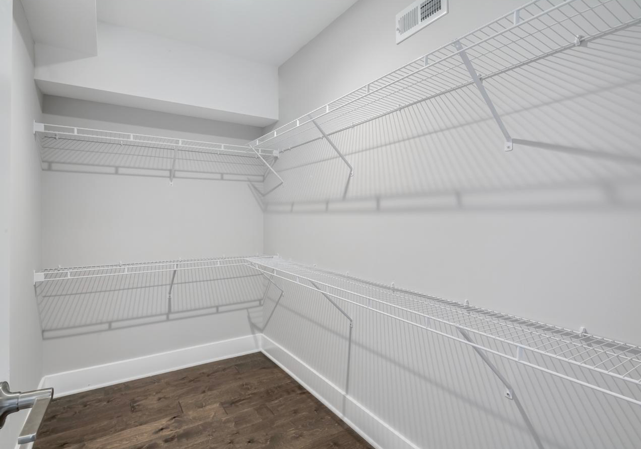 1212 E Susquehanna Ave #E - Photo 7 of 21