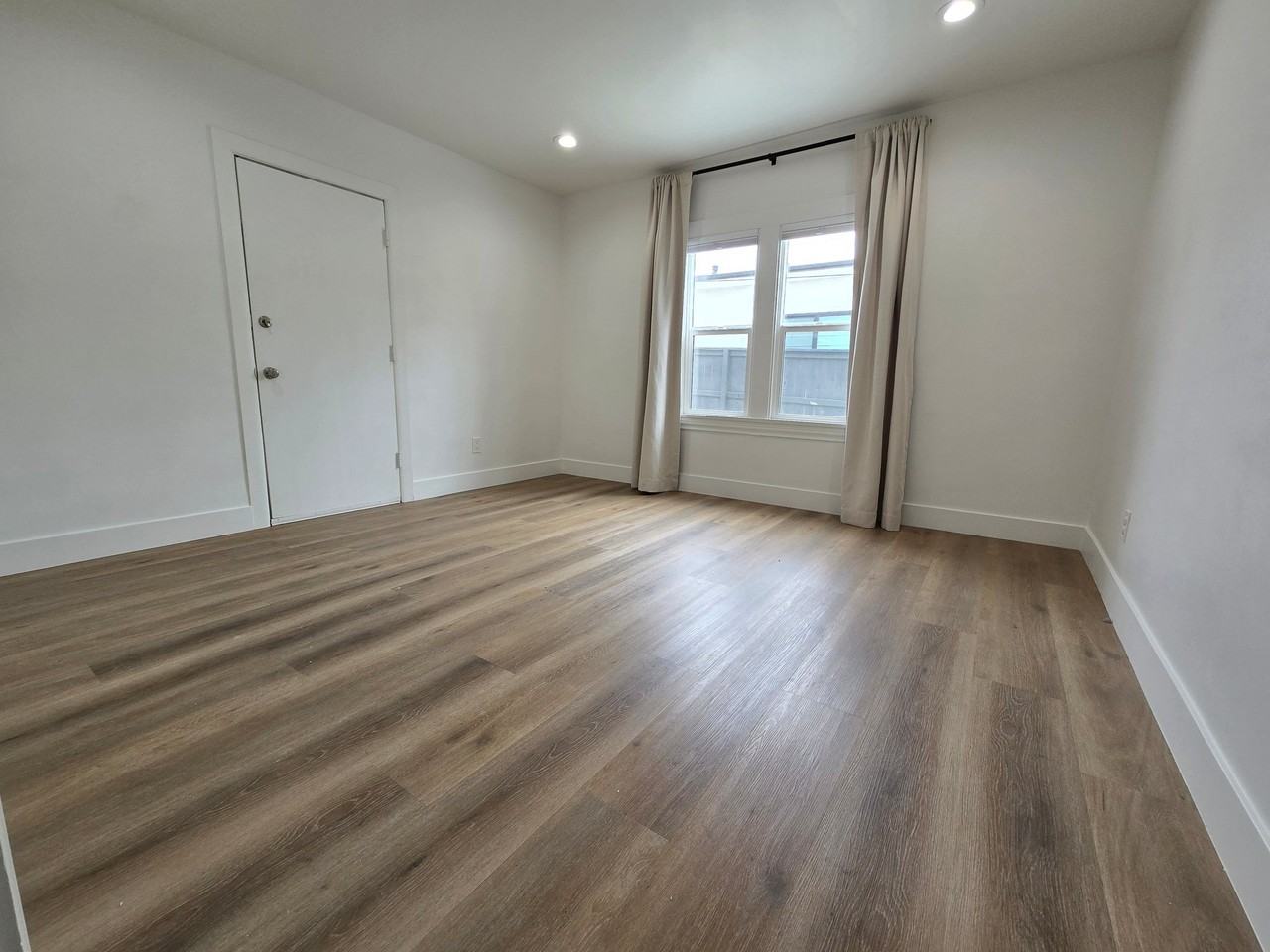1509 E Elizabeth St - Photo 6 of 14