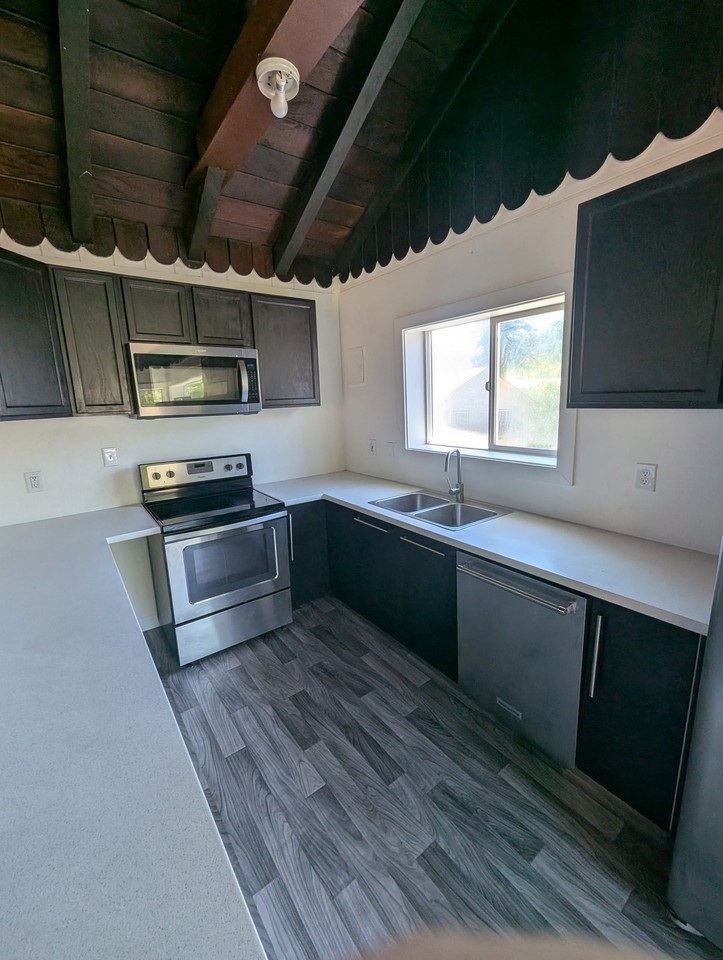 14301 Mill Ct #3 - Photo 7 of 16