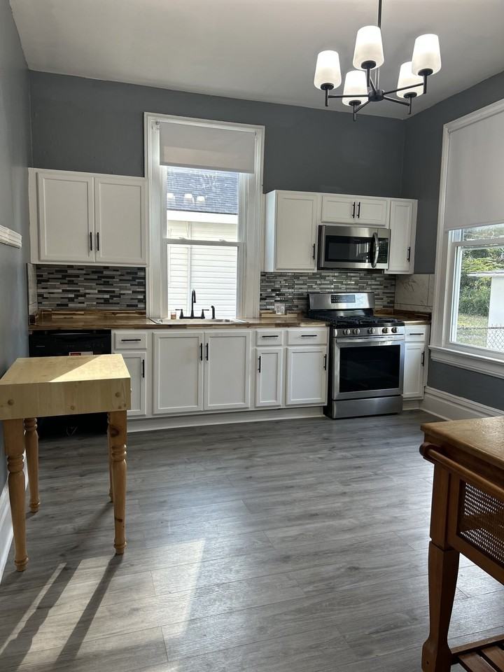 805 Crawford Ave - Photo 4 of 14