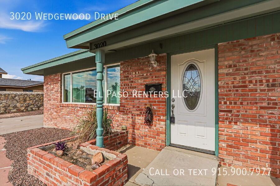 3020 Wedgewood Dr - Photo 3 of 33