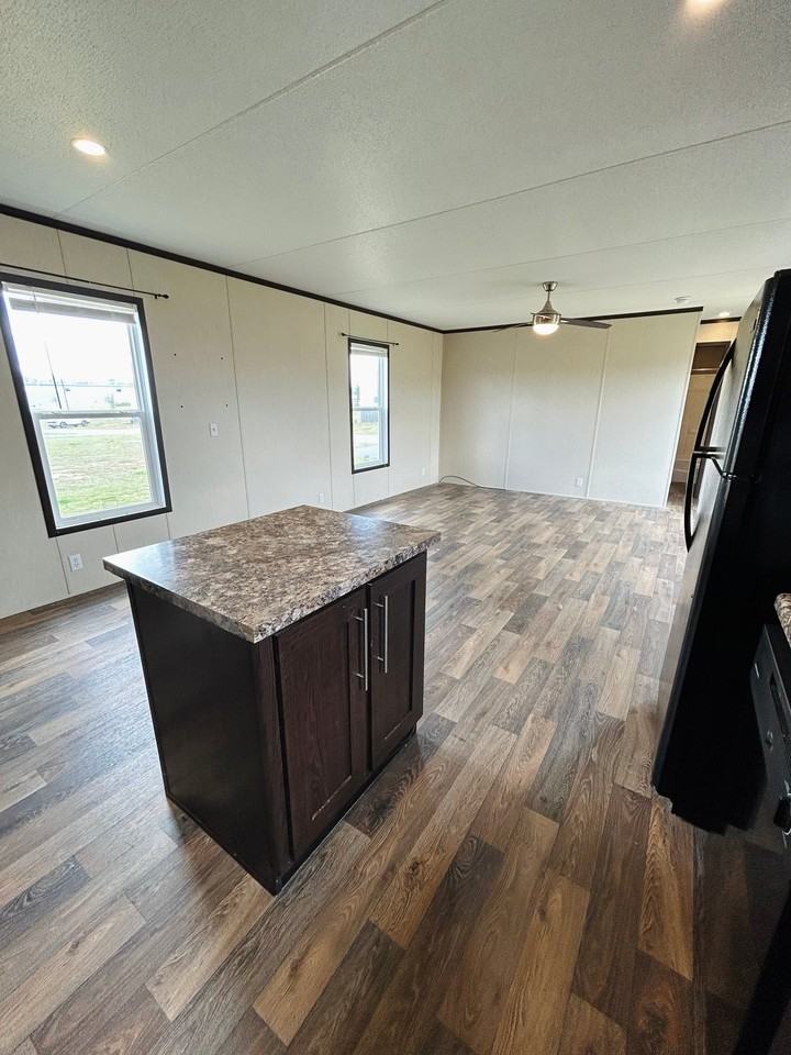 3000 Lee Road 10 - Photo 6 of 14
