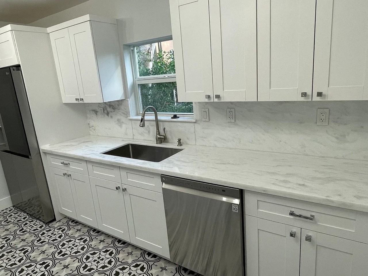 7121 Swavenue - Photo 4 of 15