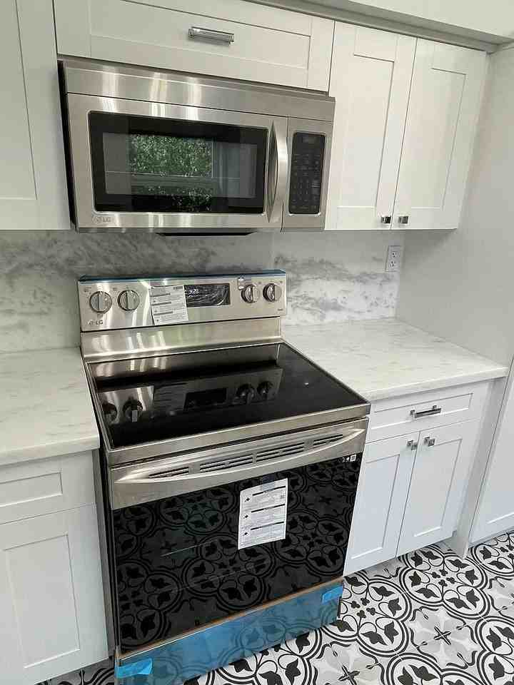 7121 Swavenue - Photo 5 of 15