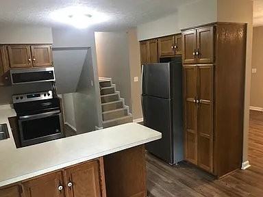 693 Lakeshore Pkwy - Photo 6 of 17
