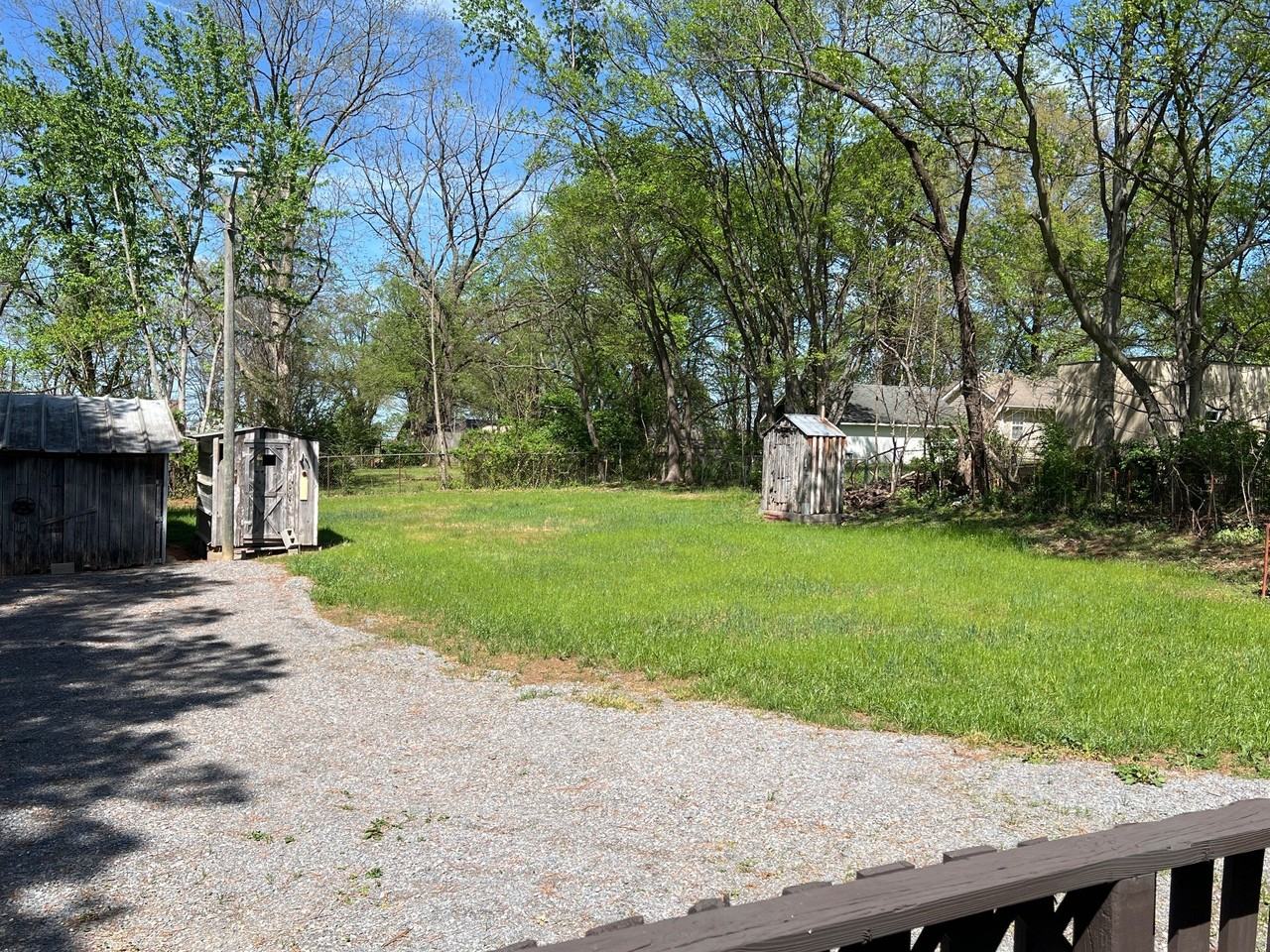 819 Pitt Ave - Photo 6 of 21