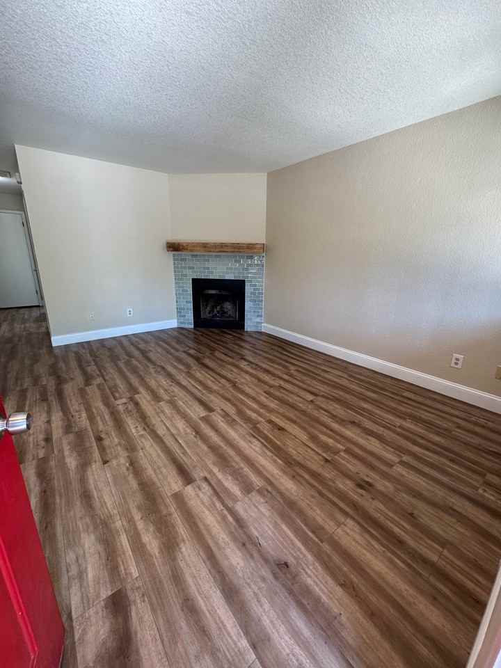 4240 55th St - Photo 2 of 20
