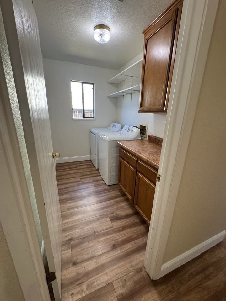 4240 55th St - Photo 6 of 20