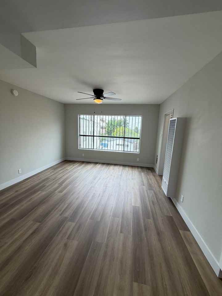 3820 W 27th St #116 - Photo 2 of 13