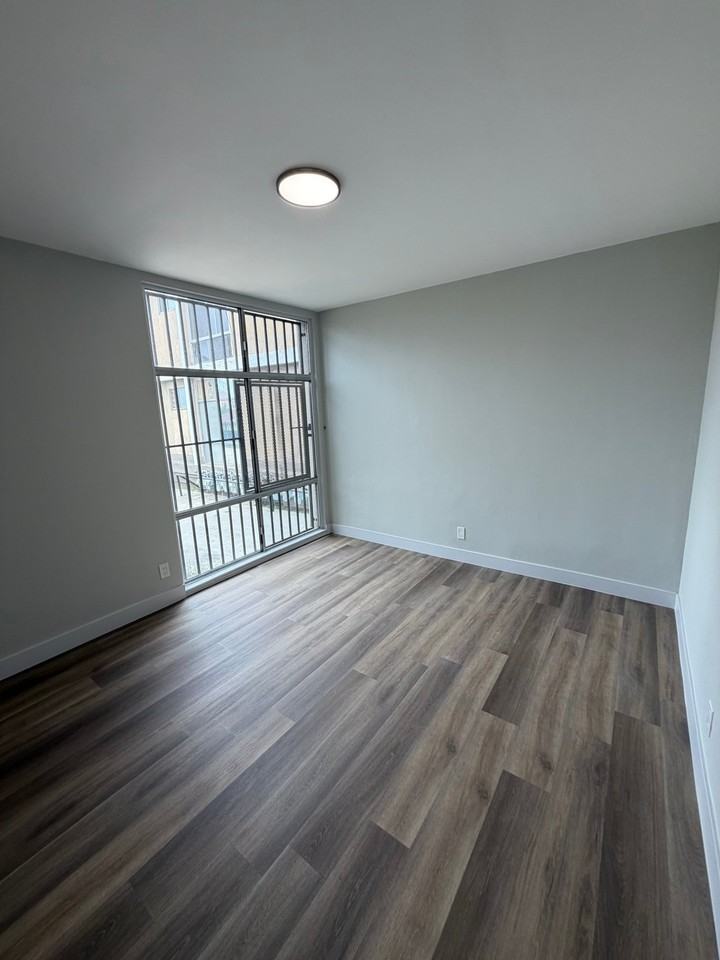 3820 W 27th St #116 - Photo 4 of 13