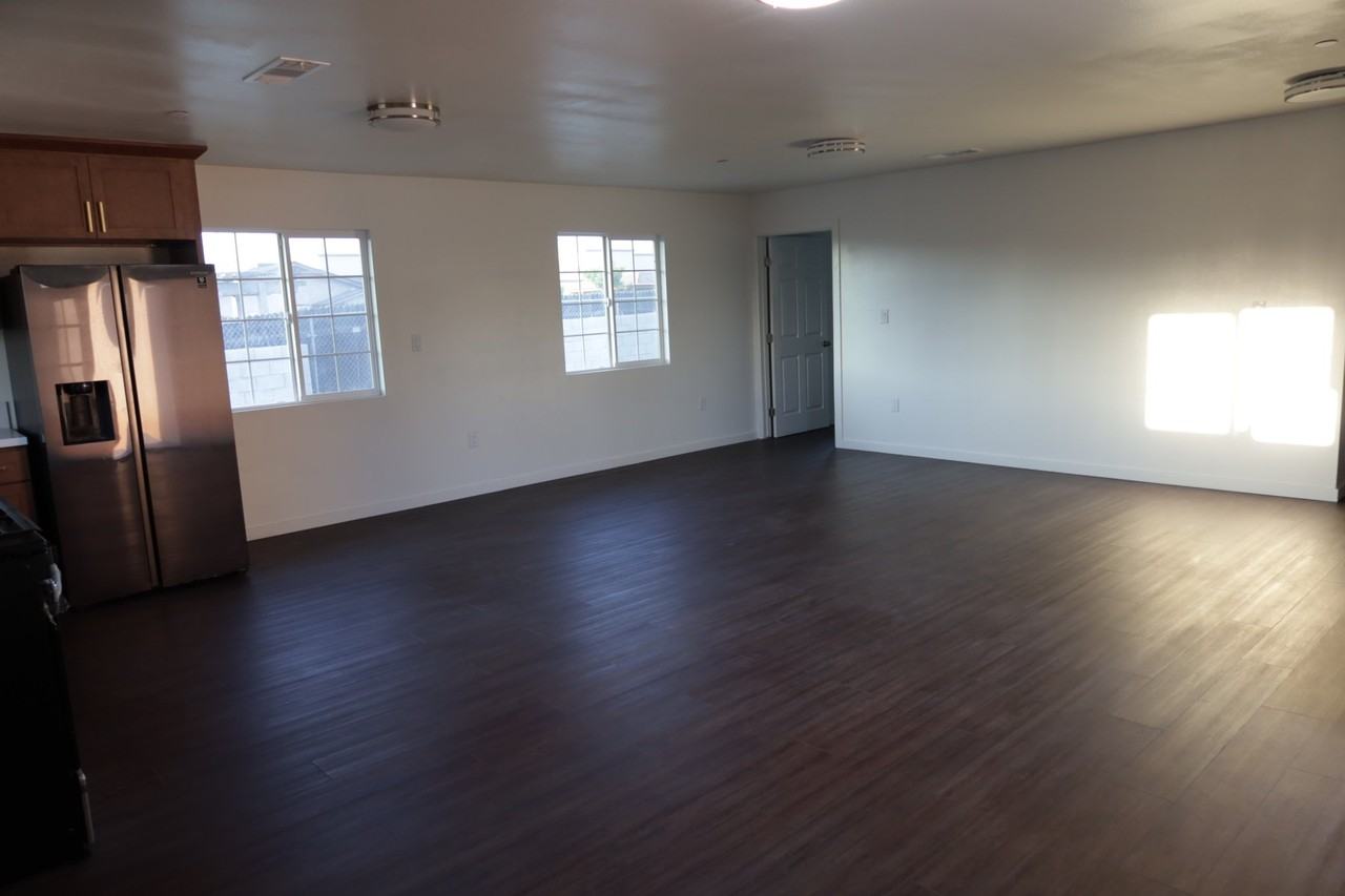 22144 1/2 De Berry St - Photo 6 of 17