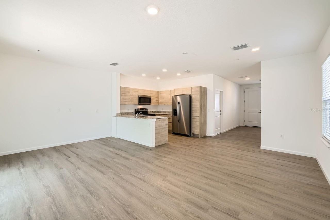 1217 Southstation Pl - Photo 3 of 18