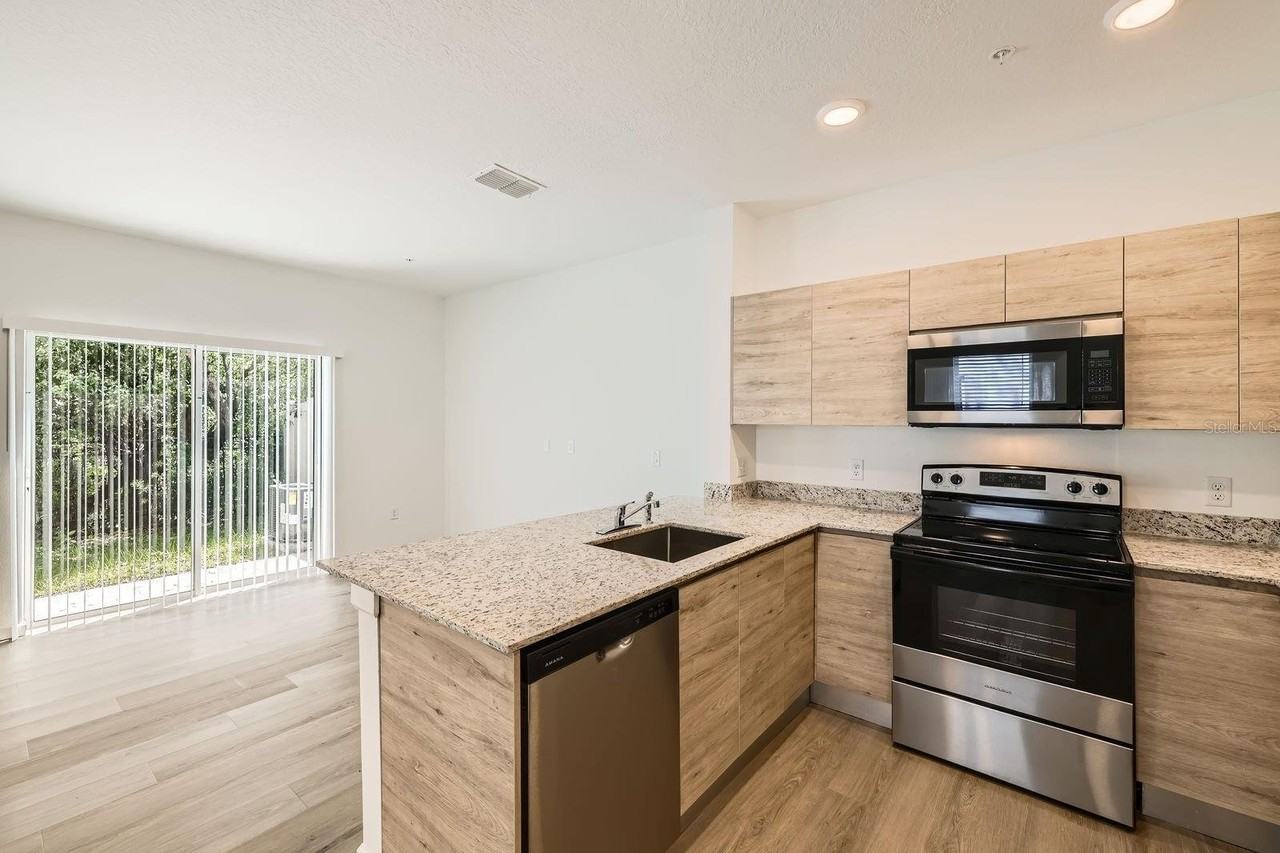1217 Southstation Pl - Photo 4 of 18