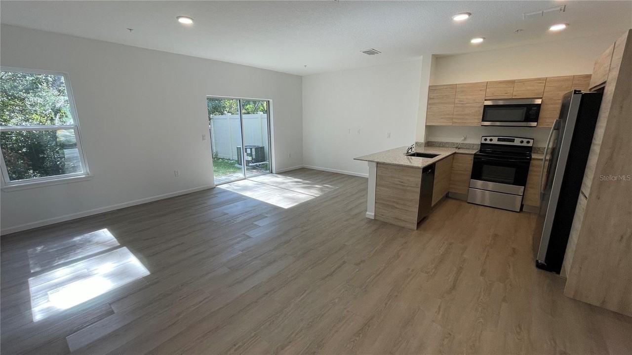 1217 Southstation Pl - Photo 5 of 18